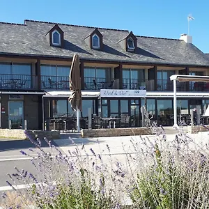 2* Hotel Du Port Bar Restaurant
